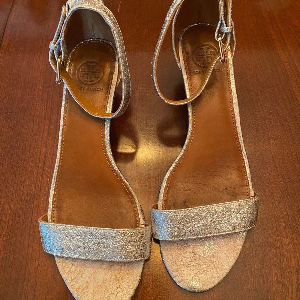 Tory Burch Savannah Wedge size 8